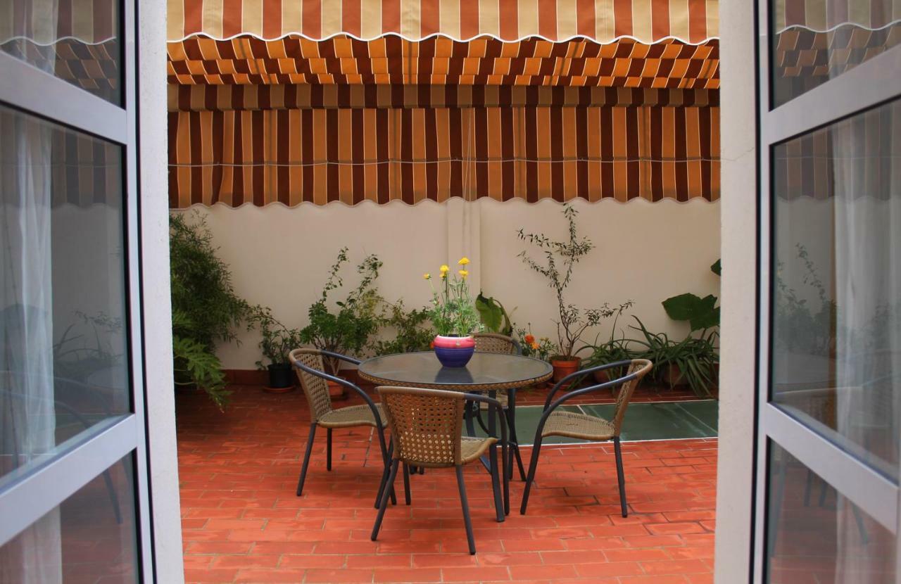 Apartamento Con Patio Cerca Mezquita Cordoba Luaran gambar